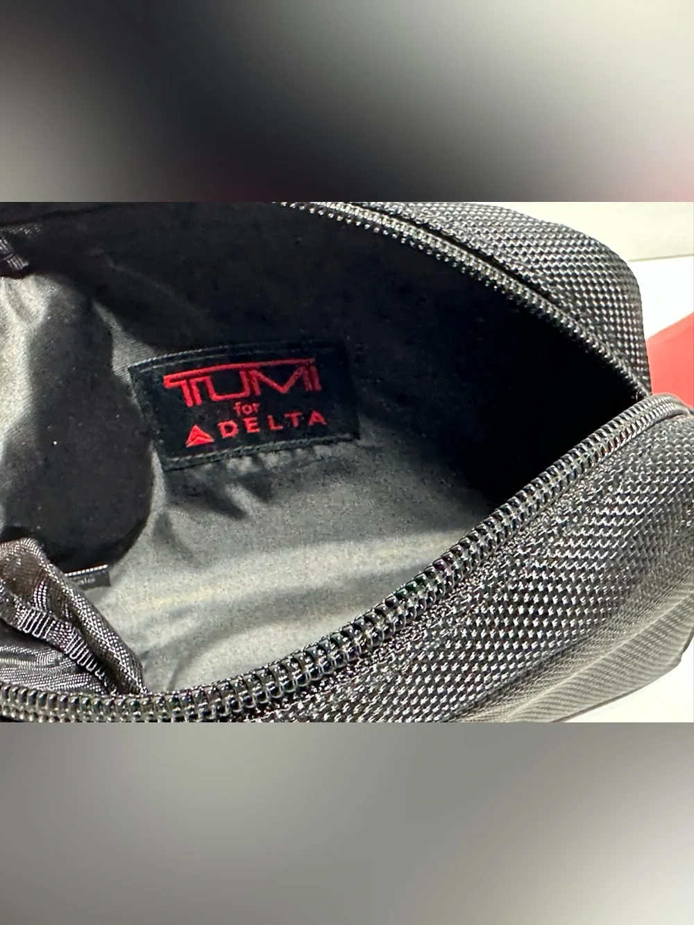 TUMI Delta Air Lines Business Black Amenity Toiletry Travel Kit - New Complete